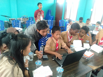 Kepala Sekolah di Sorong Mengubah “Sekolah Buangan” menjadi Sekolah Pilihan Berkat Kurikulum Merdeka