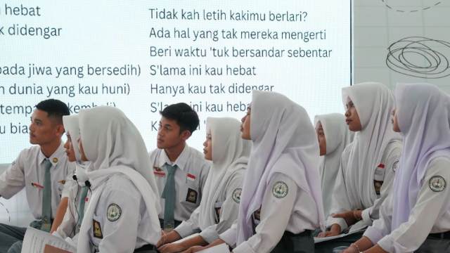 Literasi SMA Teks Multimodal